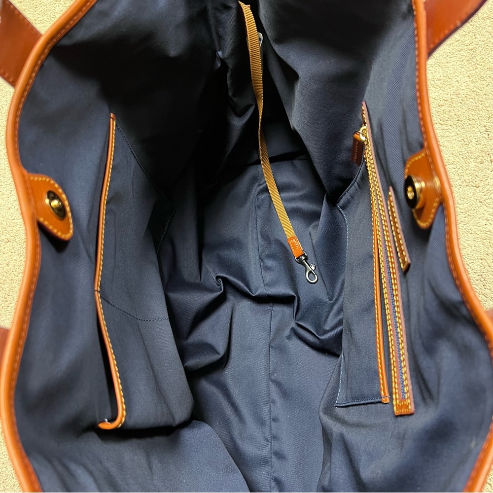 Dooney & Bourke MLB New York Yankees Picnic Tote NWT - Picture 6 of 15